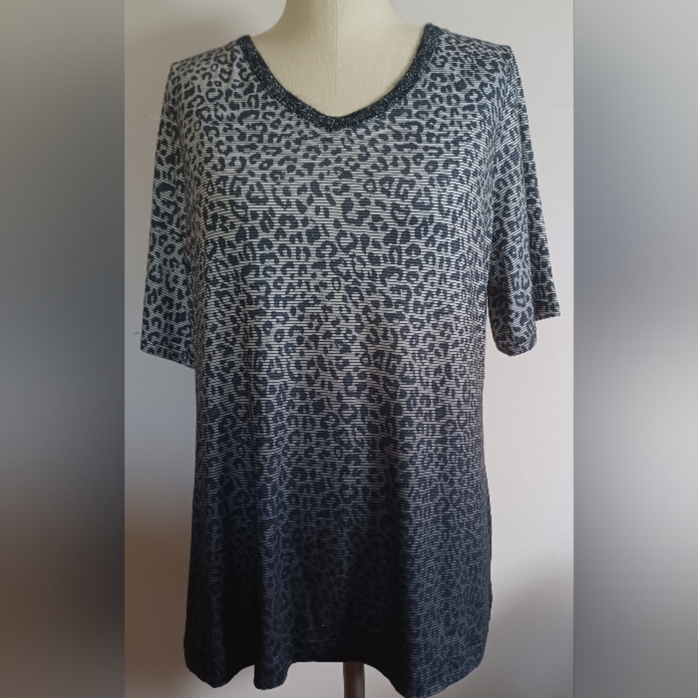 Christopher & Banks ombre animal print tee/top MEDIUM sparkle